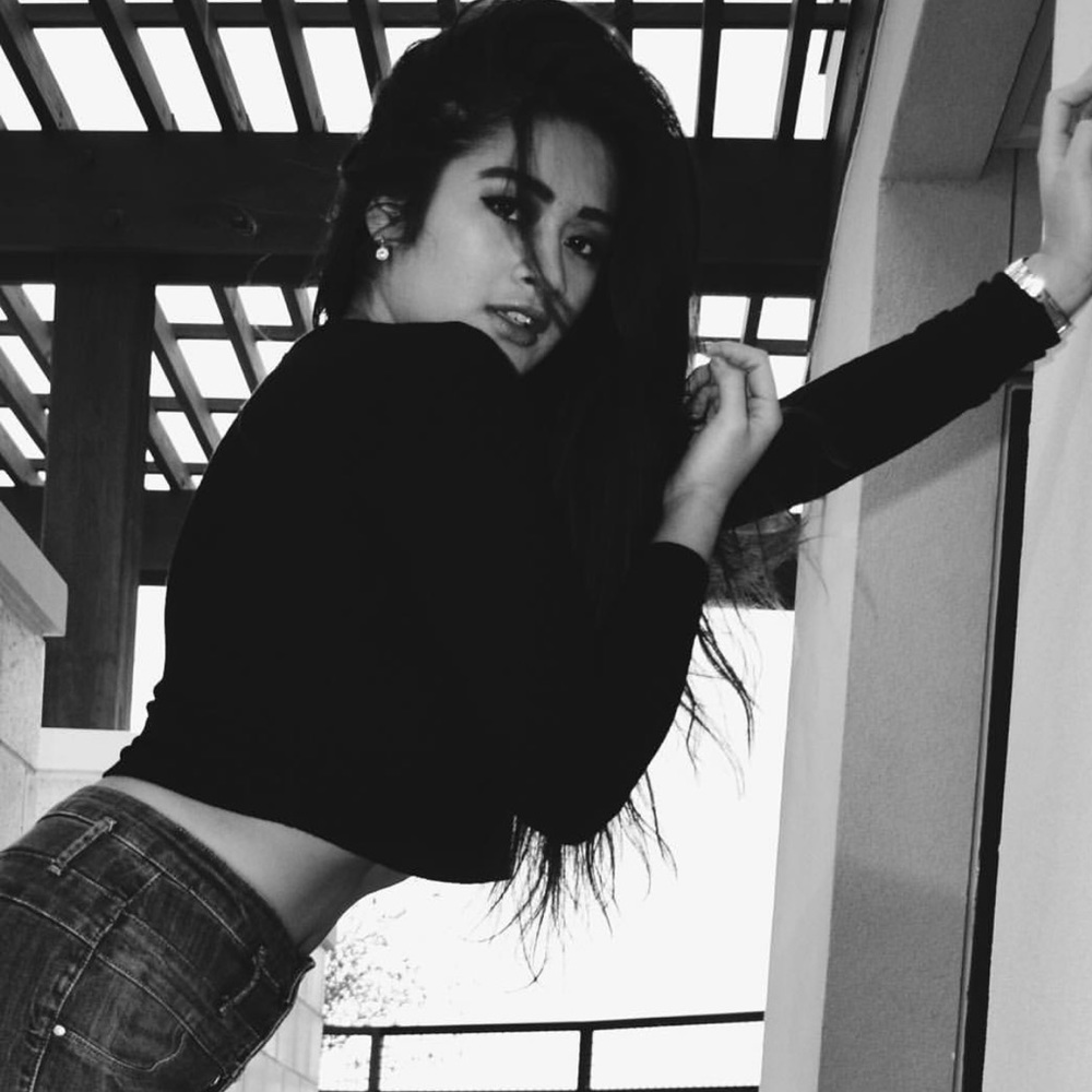 Brandy Melville Cropped Sweater